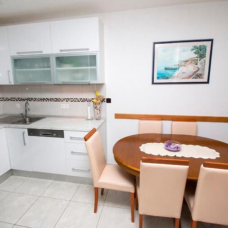 Apartman Seka Омиш Экстерьер фото