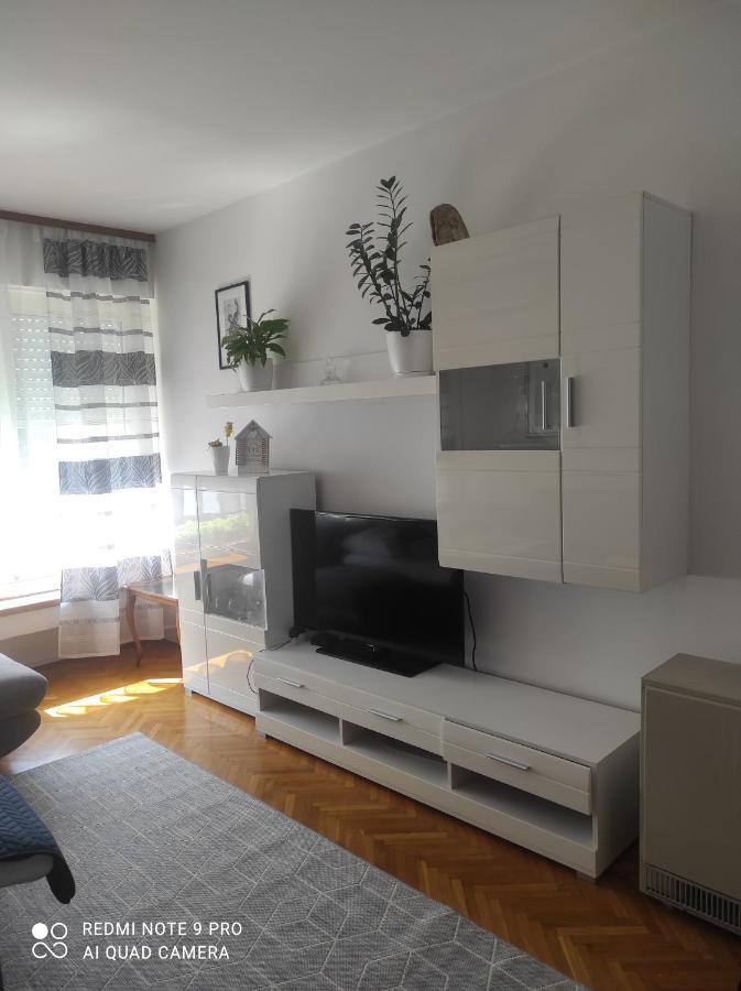Apartman Seka Омиш Экстерьер фото